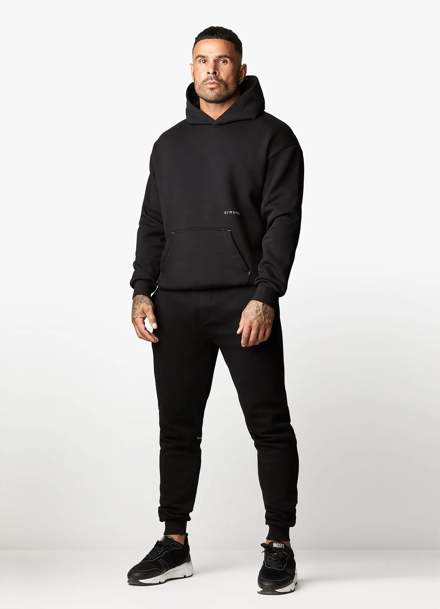 Gym King Outline Print Hood - Black