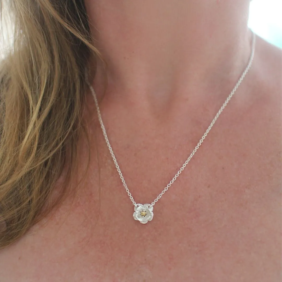 Mount Cook Lily Necklace - Solid 10k Gold Centre